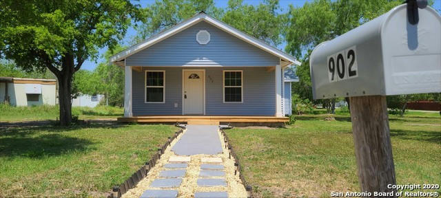902 BURLESON ST, GEORGE WEST, TX 78022, photo 1 of 19