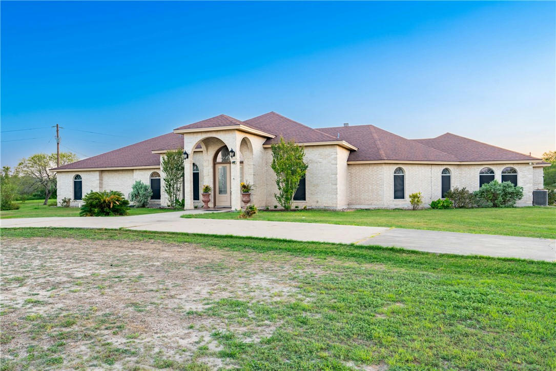 5763 SANTA ISABELLE DR, ROBSTOWN, TX 78380, photo 1 of 40
