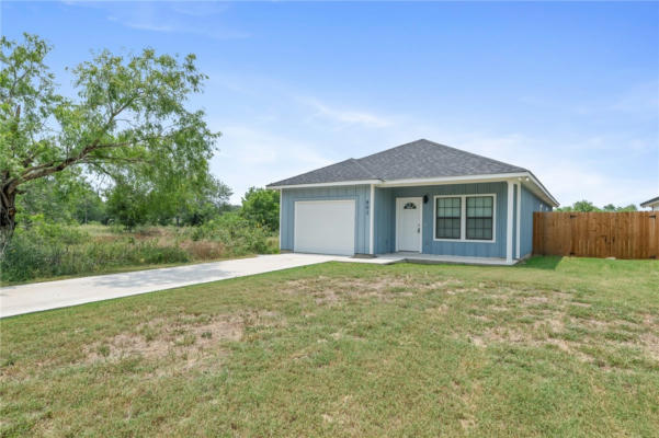 802 W HUNTINGTON ST, BEEVILLE, TX 78102 - Image 1