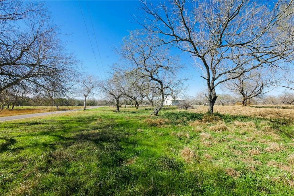 5452 FM 666, MATHIS, TX 78368, photo 1 of 22