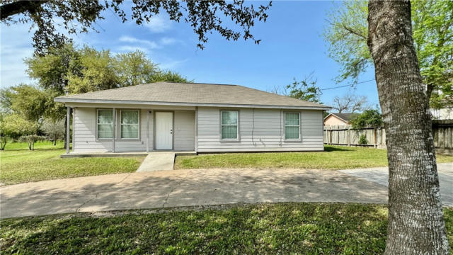 807 N AVENUE D, BEEVILLE, TX 78102, photo 2 of 16