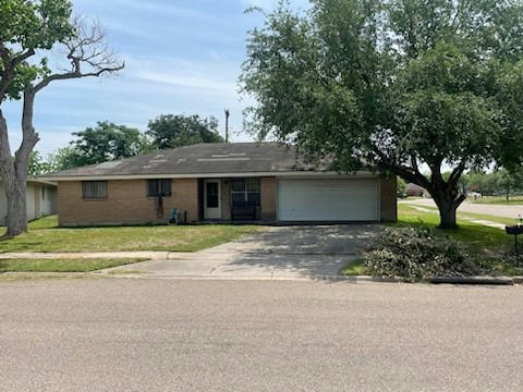 200 MESA DR, ROBSTOWN, TX 78380, photo 2 of 13
