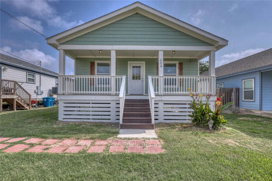 604 E HACKBERRY ST, ROCKPORT, TX 78382, photo 1 of 25