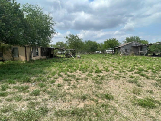 301 E THOMPSON ST, HEBBRONVILLE, TX 78361, photo 4 of 10