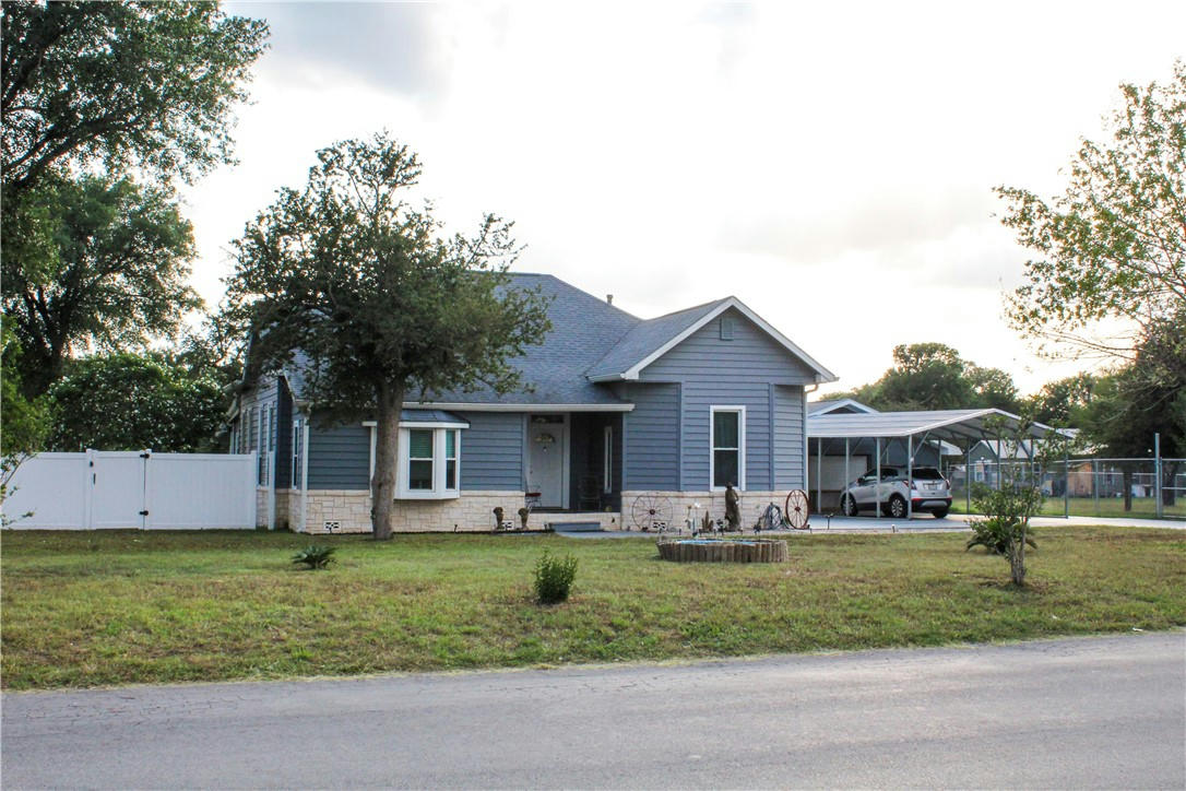1301 N MADISON AVE, BEEVILLE, TX 78102, photo 1 of 33