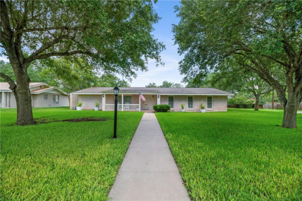 1211 E BOWIE ST, BEEVILLE, TX 78102 - Image 1