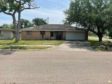 200 MESA DR, ROBSTOWN, TX 78380, photo 1 of 13
