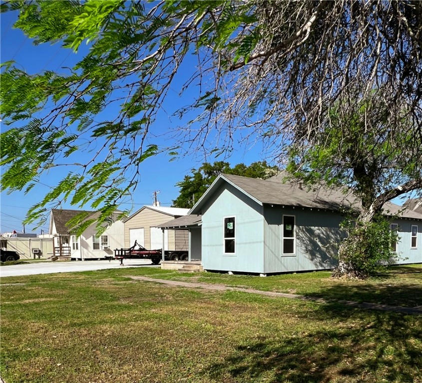 213 S MCCALL ST, SINTON, TX 78387, photo 1 of 27