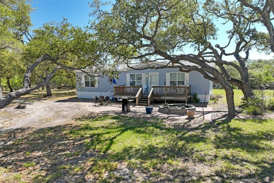 441 N PALMETTO ST, ROCKPORT, TX 78382, photo 1 of 39